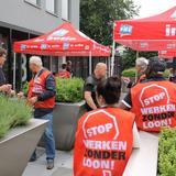 Aalten, FNV, bloemenvouwers, gemeentekantoor, 1 juni 2016 018.jpg